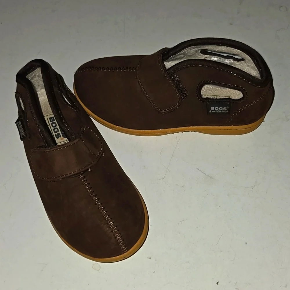Baby BOGS unisex toddler 9 brown lined, short, velcro boots